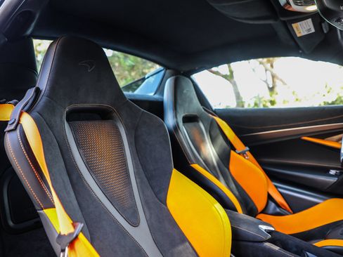 Used 2024 McLaren 750S Spider RWD image 16
