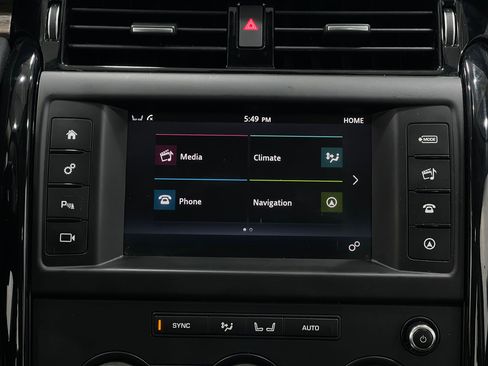 Used 2017 Land Rover Discovery SE image 25