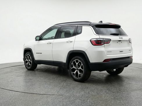 Used 2025 Jeep Compass Limited image 6