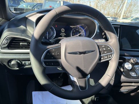 Certified 2026 Chrysler Voyager LX image 16