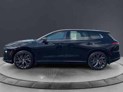 Used 2025 Toyota Crown Signia w/ Advanced Technology Package image 2