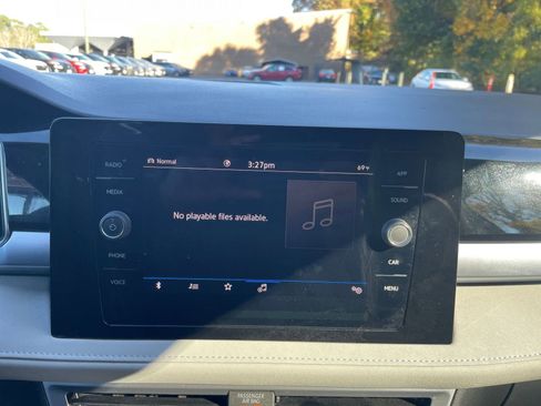 Used 2025 Volkswagen Taos SE image 20