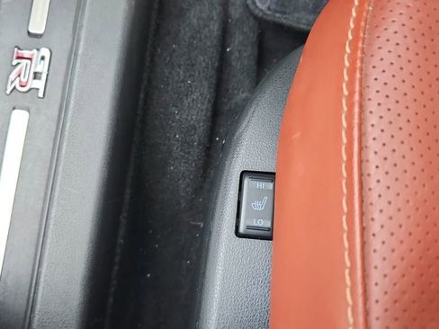 Used 2017 Nissan GT-R Premium w/ Premium Interior Package image 22
