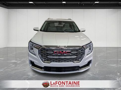 Used 2023 GMC Terrain Denali w/ Denali Premium Package AWD/4WD image 8