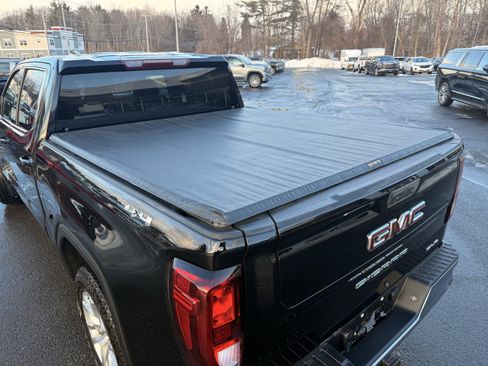 Used 2022 GMC Sierra 1500 SLE image 19