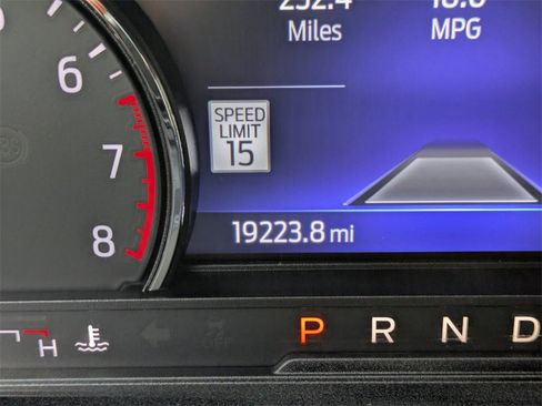 Used 2022 Ford Explorer ST-Line w/ Class IV Trailer Tow Package image 32