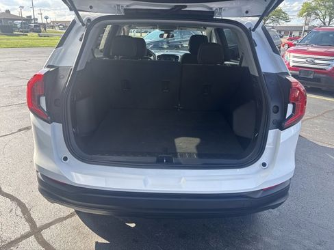 Used 2023 GMC Terrain SLE image 5