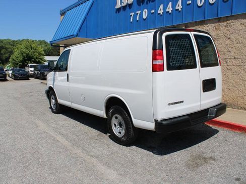 Used 2020 Chevrolet Express 2500 w/ Driver Convenience Package RWD image 4