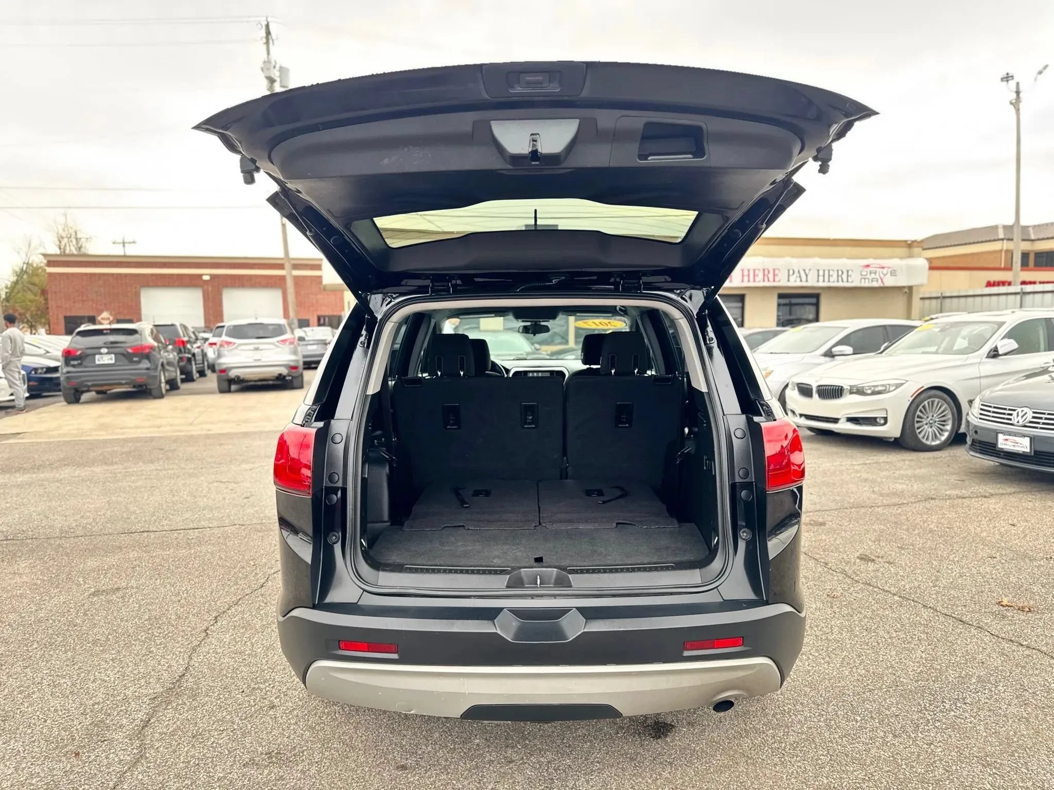 Used 2017 GMC Acadia SLE FWD image 25
