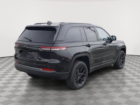 New 2026 Jeep Grand Cherokee Altitude image 5