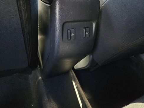 Certified 2023 Nissan Kicks SR image 13