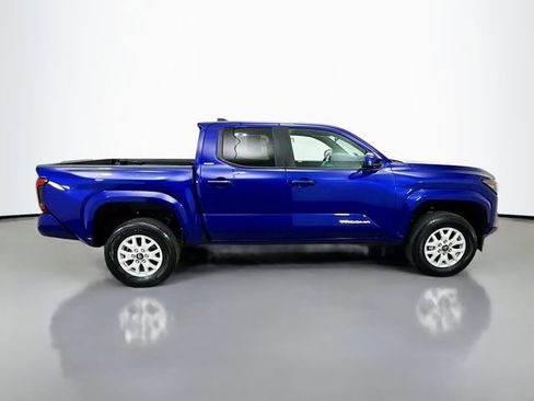 Used 2025 Toyota Tacoma SR5 AWD/4WD image 8