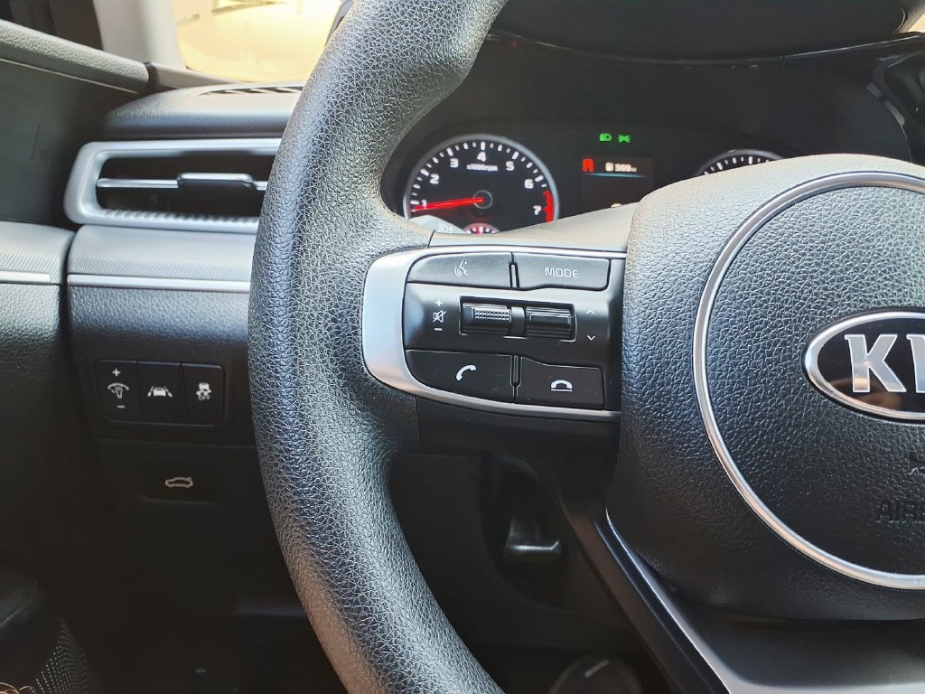 Used 2021 Kia K5 LX FWD image 17