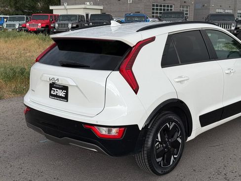 Used 2023 Kia Niro Wind FWD image 7