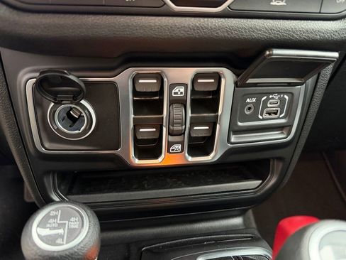 Used 2025 Jeep Wrangler Unlimited Sport S 4xe w/ Convenience Group image 27