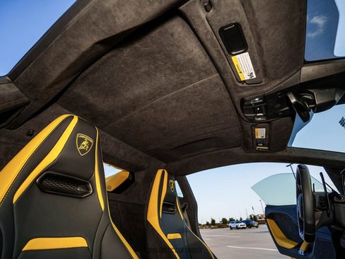 Used 2026 Lamborghini Temerario AWD/4WD image 34