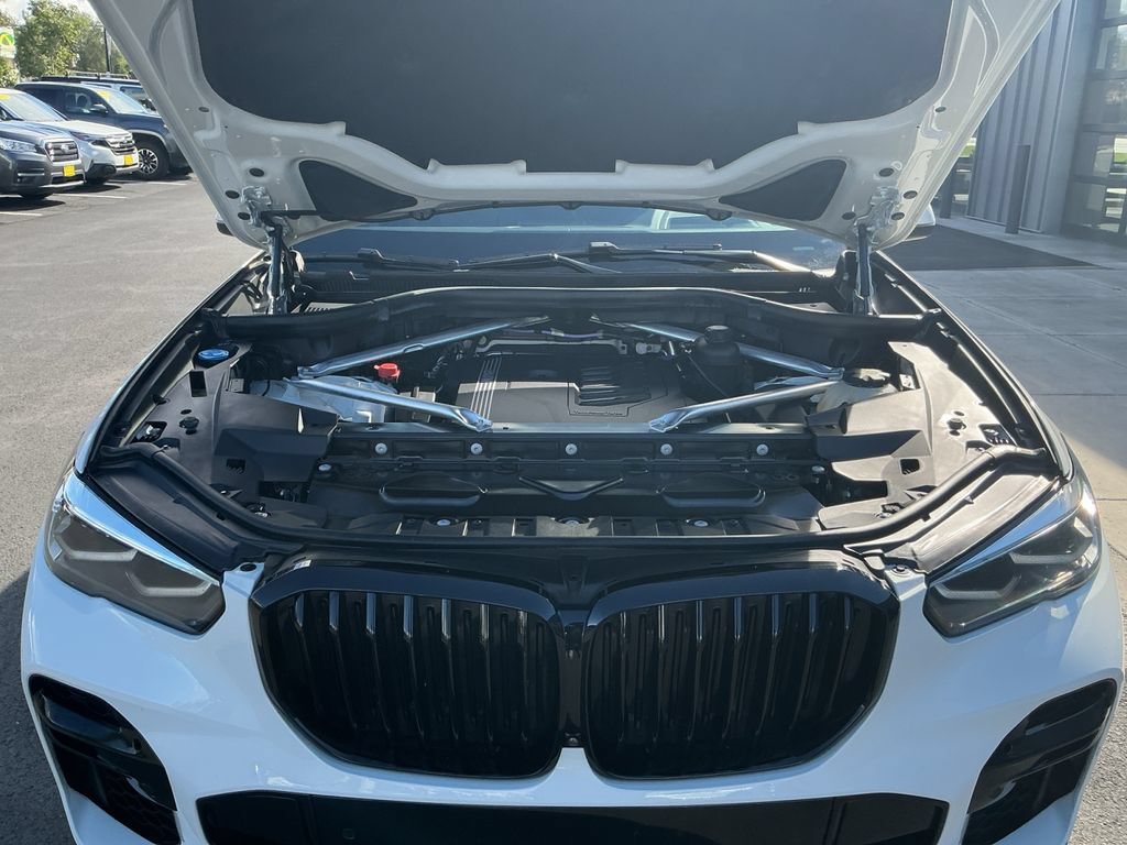 Used 2022 BMW X5 xDrive40i w/ M Sport Package AWD/4WD image 24
