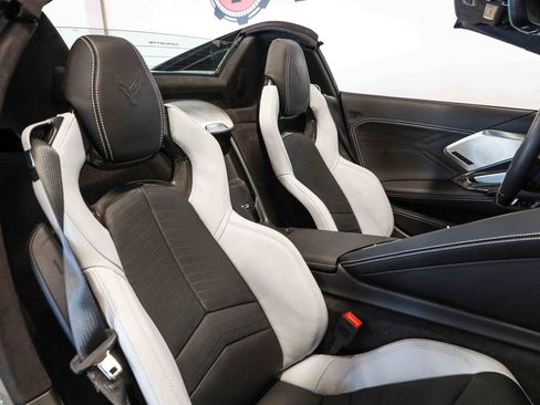 Used 2025 Chevrolet Corvette Z06 RWD image 39