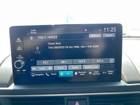 Used 2025 Honda Pilot Elite image 21