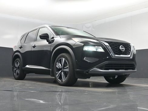 Used 2023 Nissan Rogue SL w/ SL Premium Package image 45