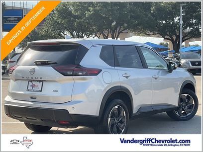 Used 2025 Nissan Rogue SV