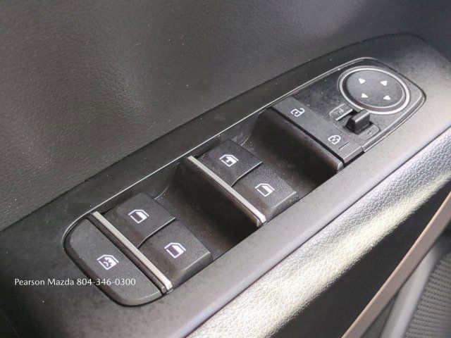 Used 2025 Kia Soul LX w/ LX Technology Package FWD image 23