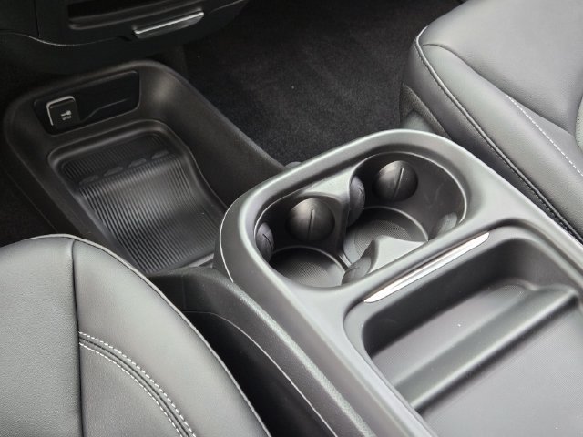 New 2027 Chrysler Pacifica Select FWD image 16