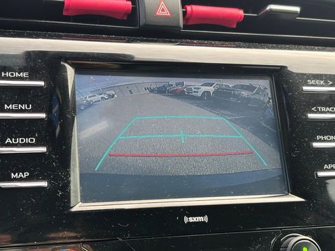 Used 2020 Toyota Camry SE image 9