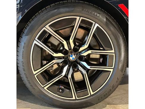 Used 2024 BMW 760i xDrive w/ Premium Package 2 image 12