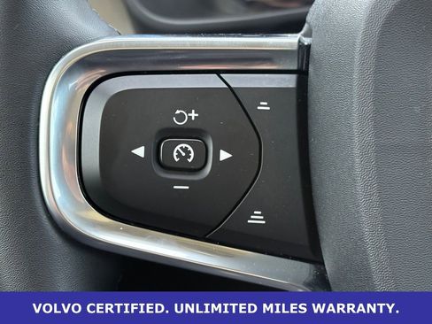Certified 2023 Volvo XC40 B5 Ultimate w/ Protection Package Premier image 18