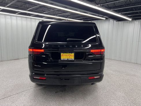 Used 2025 Jeep Wagoneer Series II image 5