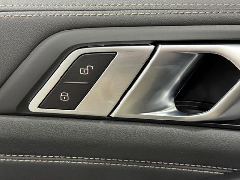 New 2026 BMW X5 xDrive50e image 25