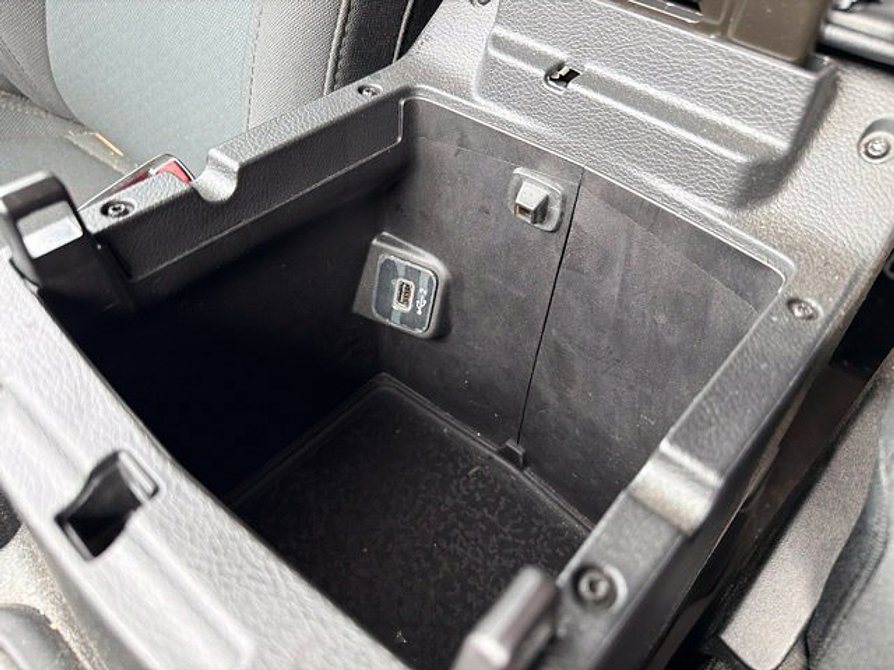 Used 2022 Jeep Wrangler Unlimited Sport w/ Sun And Sound Package AWD/4WD image 24