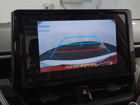 Used 2026 Toyota Corolla LE FWD image 18