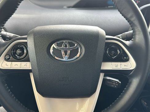 Used 2019 Toyota Prius Prime Premium image 11
