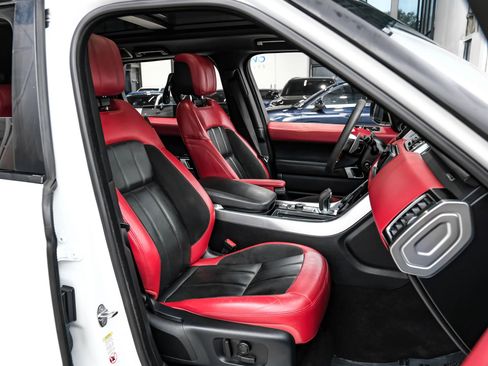 Used 2019 Land Rover Range Rover Sport HST image 30