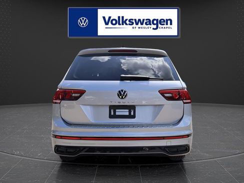 Certified 2022 Volkswagen Tiguan SE R-Line FWD image 5
