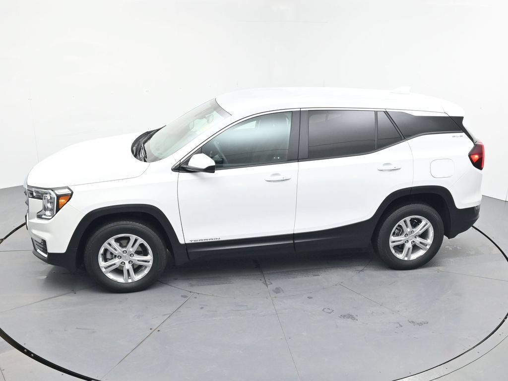 Used 2024 GMC Terrain SLE AWD/4WD image 28
