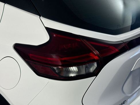 Used 2022 Nissan Kicks S image 37