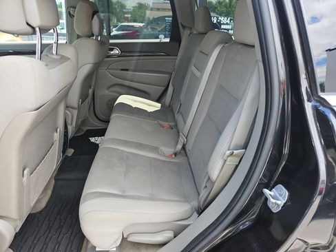 Used 2013 Jeep Grand Cherokee Laredo AWD/4WD image 15