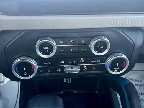 Used 2022 Ford Bronco Wildtrak AWD/4WD image 18