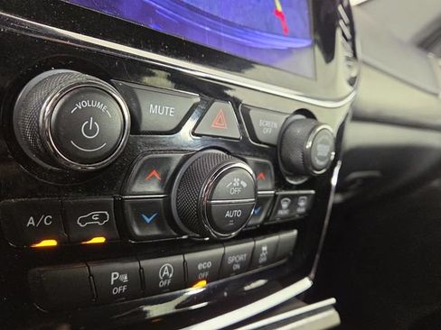Used 2019 Jeep Grand Cherokee Altitude AWD/4WD image 20