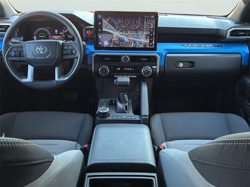 Used 2025 Toyota Tacoma TRD Off-Road image 17