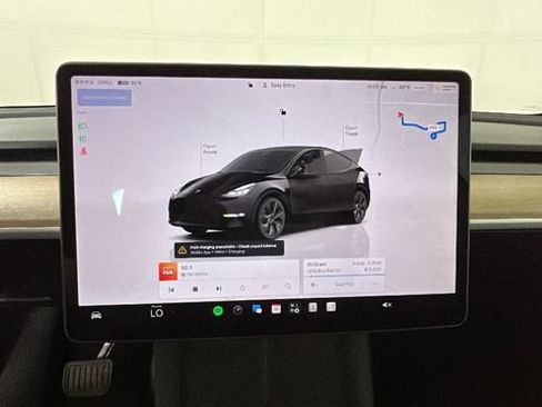 Used 2024 Tesla Model Y Long Range AWD/4WD image 19