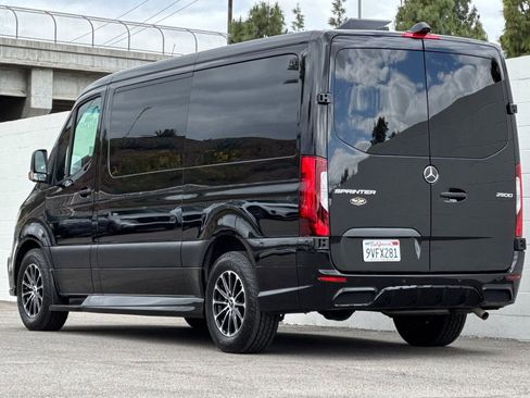 Used 2025 Mercedes-Benz Sprinter 2500 image 3