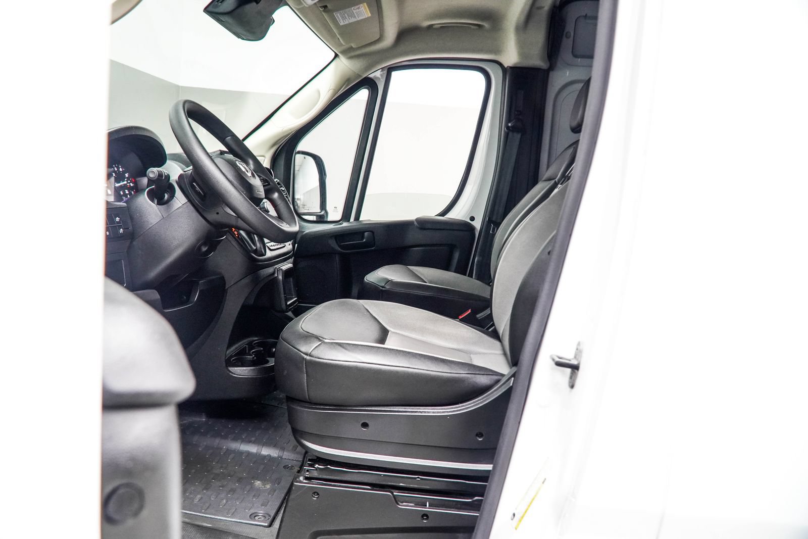 Used 2024 RAM ProMaster 2500 w/ Convenience Group FWD image 34
