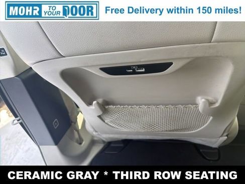 Used 2021 Chrysler Pacifica Touring-L image 34