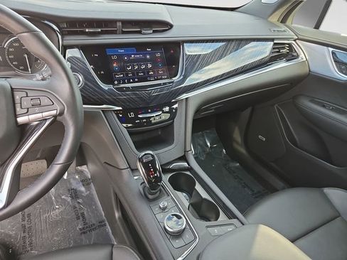 Used 2024 Cadillac XT6 Premium Luxury AWD/4WD image 21
