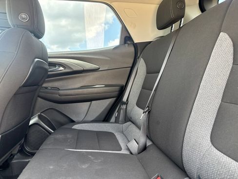 Used 2025 Chevrolet TrailBlazer LT AWD/4WD image 34
