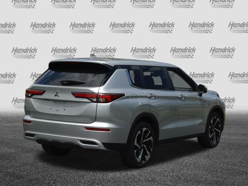 Used 2024 Mitsubishi Outlander SE FWD image 11